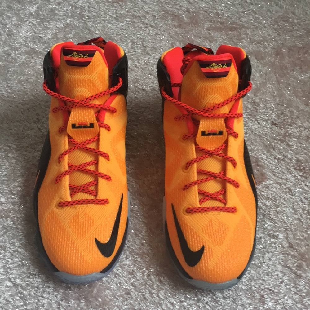 NIKE LeBron Xll - Picture 3 of 6
